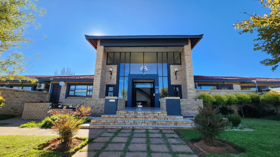 6 Bedroom Property for Sale in Groenvlei Free State